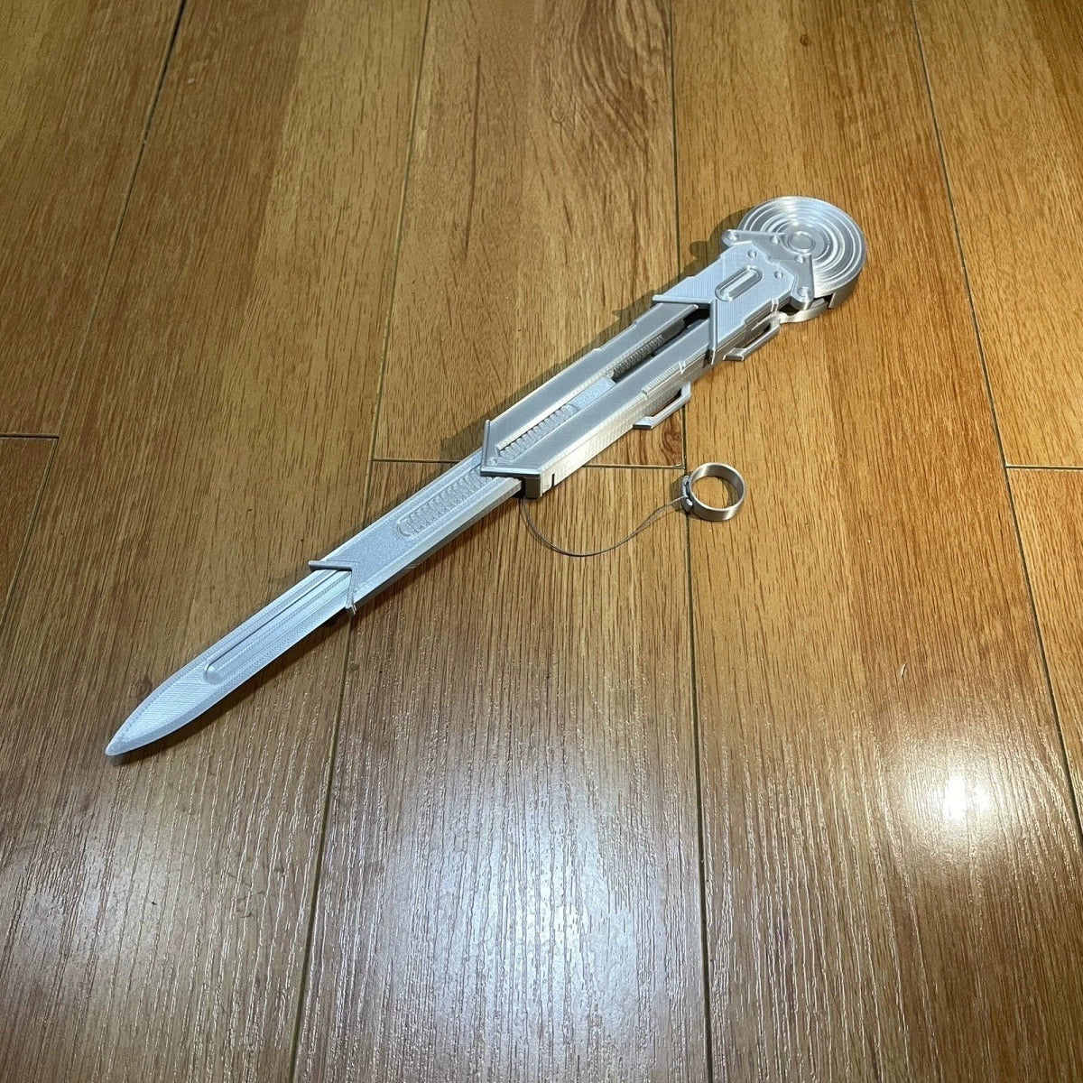 Wire-controlled hidden blade, rotatable blade