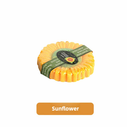 Pure natural three-dimensional fruit essential oil handmade soap, cleans, refreshes and controls oil